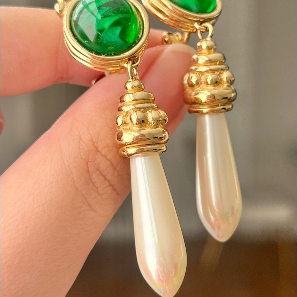 Vintage Christian Dior Green Swirly Glass Long Teardrop Pearl Dangle Earrings - Picture 4 of 14